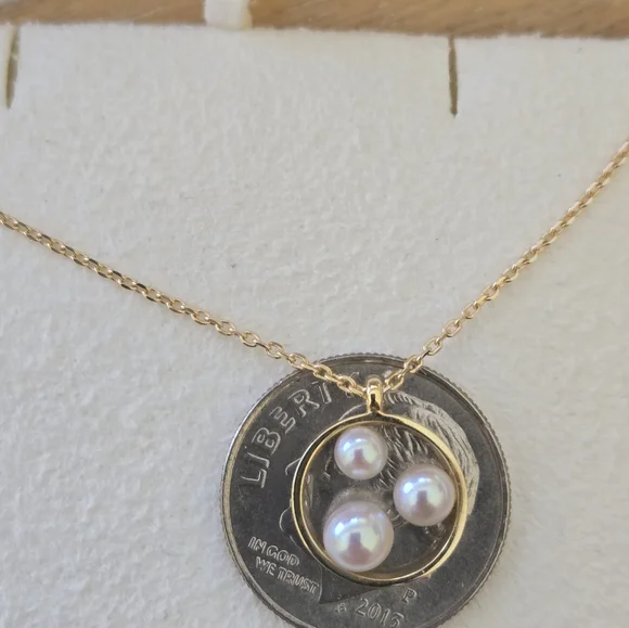 Beatiful Mikimoto 18k Gold 3 Pearl Necklace - Picture 5 of 7